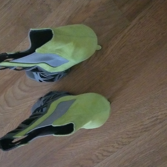 Size 7 heels grey and neon yellow - Picture 3 of 6